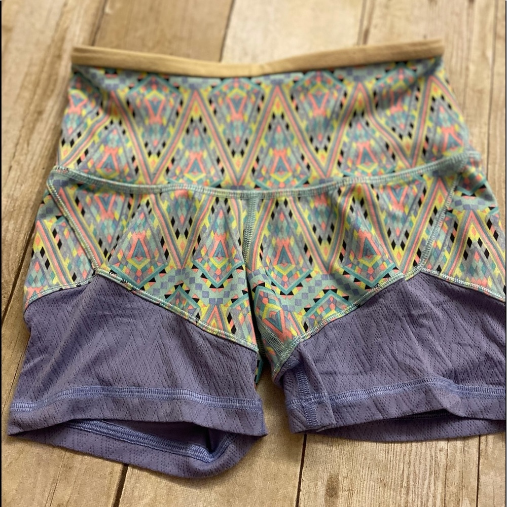 Host Pick!!! Iviva Lululemon “Cool Your Moves” Girl’s Shorts Size 10